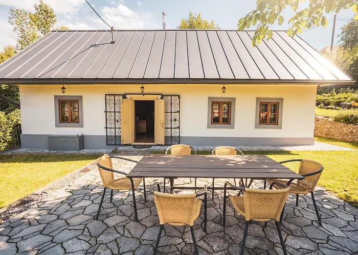 .. Chalupa Na Slnecnom Kopci ..